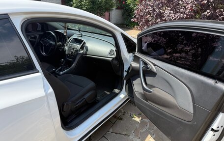 Opel Astra J, 2012 год, 890 000 рублей, 2 фотография
