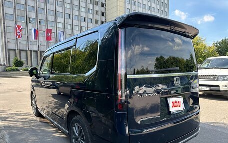 Honda Stepwgn, 2022 год, 2 800 000 рублей, 18 фотография