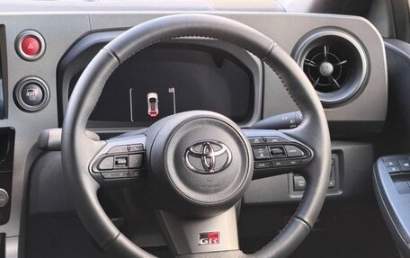 Toyota Yaris, 2025 год, 4 300 000 рублей, 14 фотография