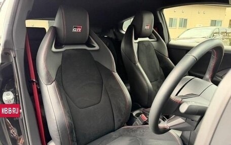 Toyota Yaris, 2025 год, 4 300 000 рублей, 17 фотография