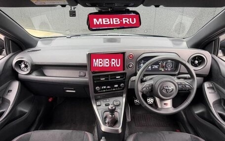 Toyota Yaris, 2025 год, 4 300 000 рублей, 13 фотография