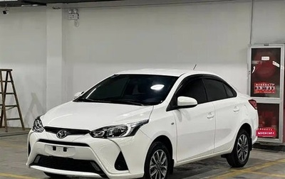 Toyota Yaris, 2022 год, 1 055 000 рублей, 1 фотография