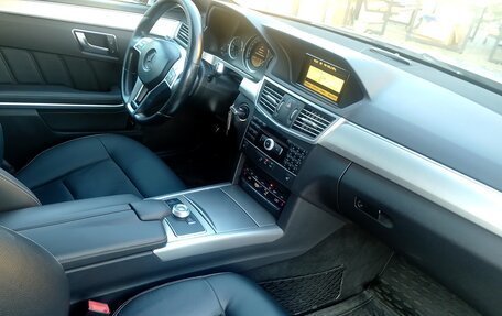 Mercedes-Benz E-Класс, 2012 год, 1 500 000 рублей, 10 фотография