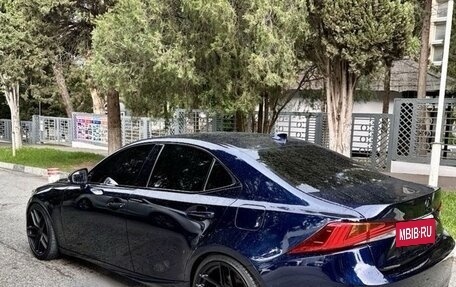 Lexus IS III, 2018 год, 2 300 000 рублей, 3 фотография