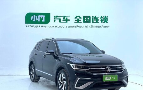 Volkswagen Tiguan II, 2023 год, 2 550 005 рублей, 2 фотография