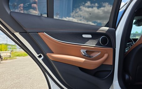 Mercedes-Benz E-Класс, 2020 год, 4 600 000 рублей, 22 фотография