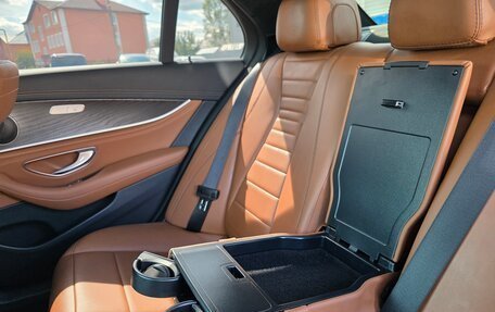 Mercedes-Benz E-Класс, 2020 год, 4 600 000 рублей, 27 фотография