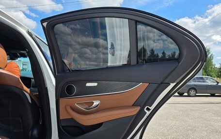 Mercedes-Benz E-Класс, 2020 год, 4 600 000 рублей, 28 фотография