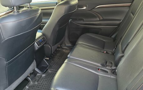 Toyota Highlander III, 2014 год, 3 350 000 рублей, 11 фотография