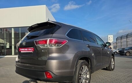 Toyota Highlander III, 2014 год, 3 350 000 рублей, 3 фотография