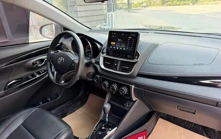 Toyota Yaris, 2023 год, 1 250 000 рублей, 7 фотография