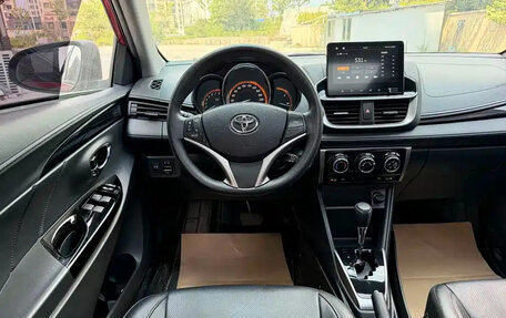 Toyota Yaris, 2023 год, 1 250 000 рублей, 8 фотография