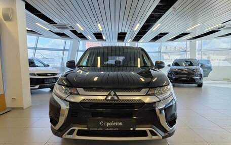 Mitsubishi Outlander III рестайлинг 3, 2019 год, 1 958 000 рублей, 3 фотография