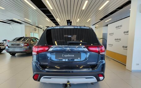 Mitsubishi Outlander III рестайлинг 3, 2019 год, 1 958 000 рублей, 4 фотография