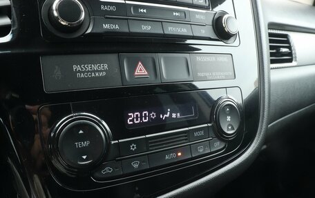 Mitsubishi Outlander III рестайлинг 3, 2017 год, 1 838 000 рублей, 11 фотография