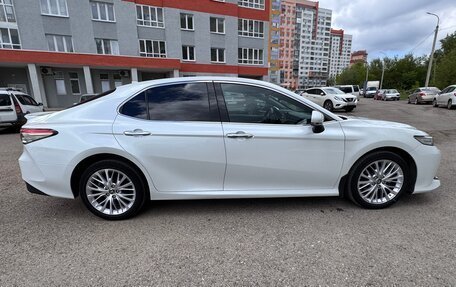 Toyota Camry, 2020 год, 2 950 000 рублей, 5 фотография