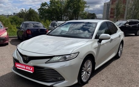 Toyota Camry, 2020 год, 2 950 000 рублей, 9 фотография