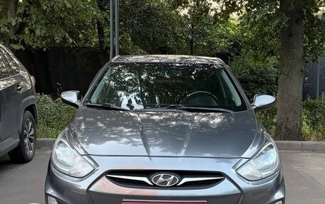 Hyundai Solaris II рестайлинг, 2011 год, 620 000 рублей, 1 фотография