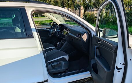 Volkswagen Tiguan II, 2019 год, 2 500 000 рублей, 4 фотография