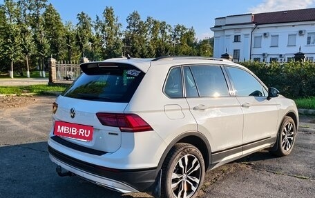 Volkswagen Tiguan II, 2019 год, 2 500 000 рублей, 3 фотография