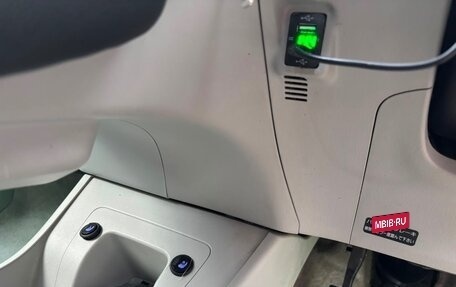 Toyota Prius, 2011 год, 1 110 000 рублей, 13 фотография