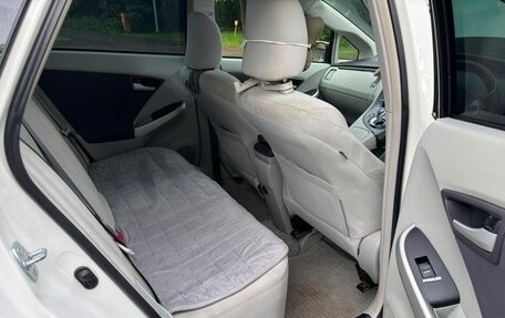 Toyota Prius, 2011 год, 1 110 000 рублей, 8 фотография