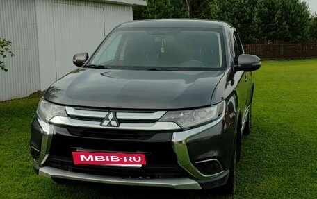 Mitsubishi Outlander III рестайлинг 3, 2018 год, 1 500 000 рублей, 3 фотография