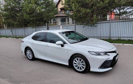 Toyota Camry, 2021 год, 2 900 000 рублей, 2 фотография