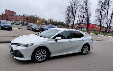 Toyota Camry, 2021 год, 2 900 000 рублей, 3 фотография