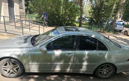 Mercedes-Benz C-Класс, 2003 год, 340 000 рублей, 4 фотография
