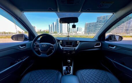 Hyundai Solaris II рестайлинг, 2017 год, 1 300 000 рублей, 14 фотография