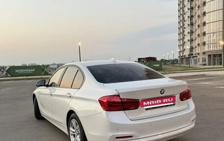 BMW 3 серия, 2018 год, 1 950 000 рублей, 3 фотография