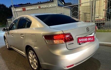 Toyota Avensis III рестайлинг, 2011 год, 930 000 рублей, 4 фотография