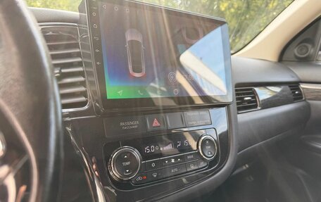 Mitsubishi Outlander III рестайлинг 3, 2015 год, 1 568 000 рублей, 3 фотография