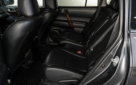 Toyota Highlander III, 2011 год, 2 199 000 рублей, 14 фотография