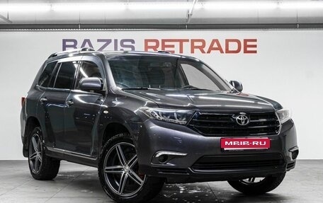 Toyota Highlander III, 2011 год, 2 199 000 рублей, 4 фотография