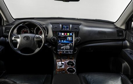 Toyota Highlander III, 2011 год, 2 199 000 рублей, 19 фотография