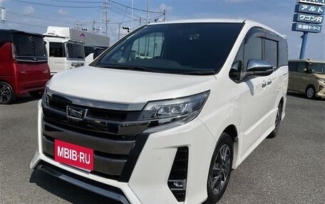 Toyota Noah III, 2021 год, 2 700 000 рублей, 3 фотография