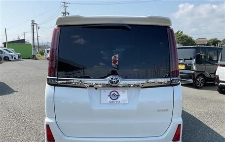 Toyota Noah III, 2021 год, 2 700 000 рублей, 5 фотография