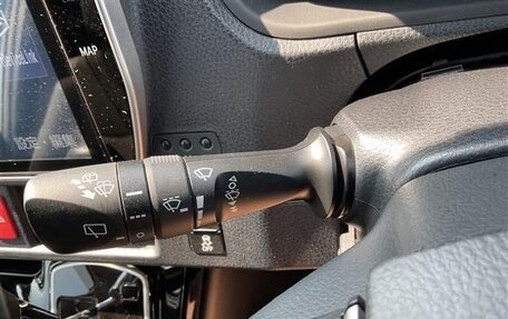 Toyota Noah III, 2021 год, 2 700 000 рублей, 22 фотография