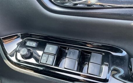 Toyota Noah III, 2021 год, 2 700 000 рублей, 15 фотография