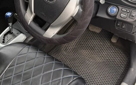 Toyota Aqua I, 2013 год, 850 000 рублей, 13 фотография