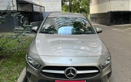 Mercedes-Benz A-Класс, 2019 год, 2 200 000 рублей, 1 фотография