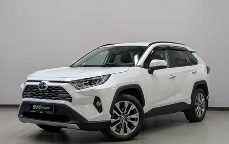 Toyota RAV4, 2022 год, 3 890 000 рублей, 1 фотография
