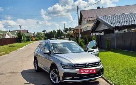 Volkswagen Tiguan II, 2018 год, 2 795 000 рублей, 2 фотография