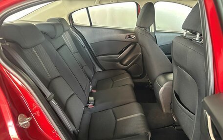 Mazda 3, 2017 год, 1 678 000 рублей, 18 фотография
