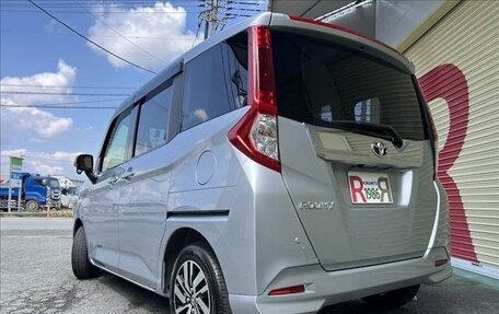Toyota Roomy I, 2018 год, 800 000 рублей, 3 фотография