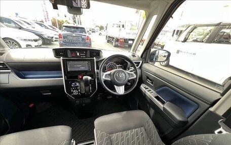 Toyota Roomy I, 2018 год, 800 000 рублей, 6 фотография