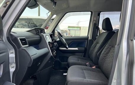 Toyota Roomy I, 2018 год, 800 000 рублей, 7 фотография