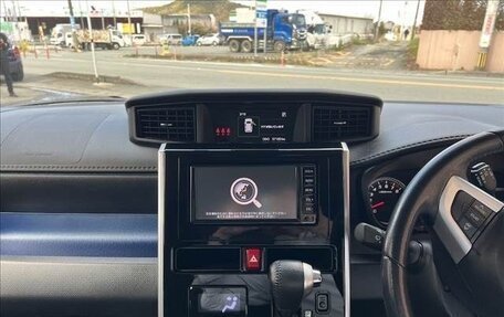 Toyota Roomy I, 2018 год, 800 000 рублей, 13 фотография